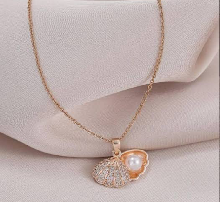 Rose gold Oyster Pearl Necklace