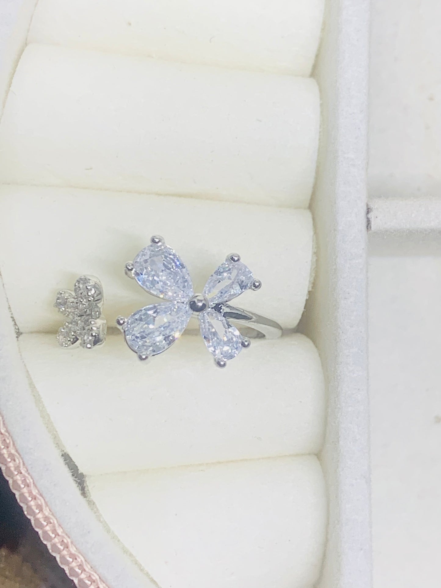 Floral Crystal Fly Ring