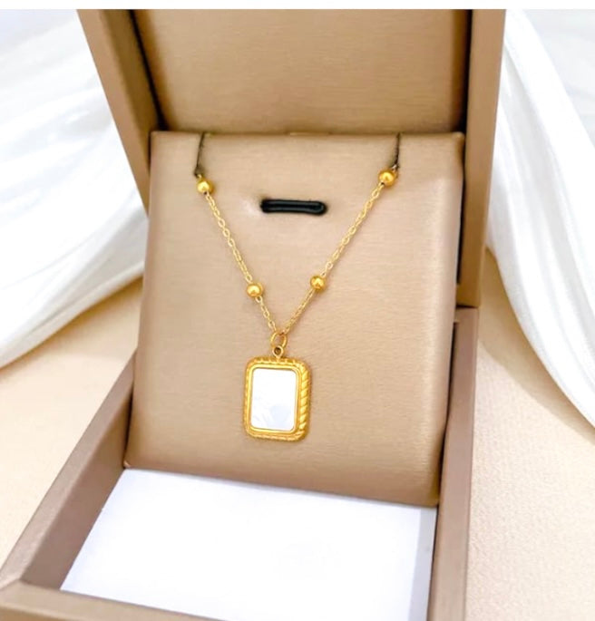 Exquisite White Shell Anti Tarnish Necklace