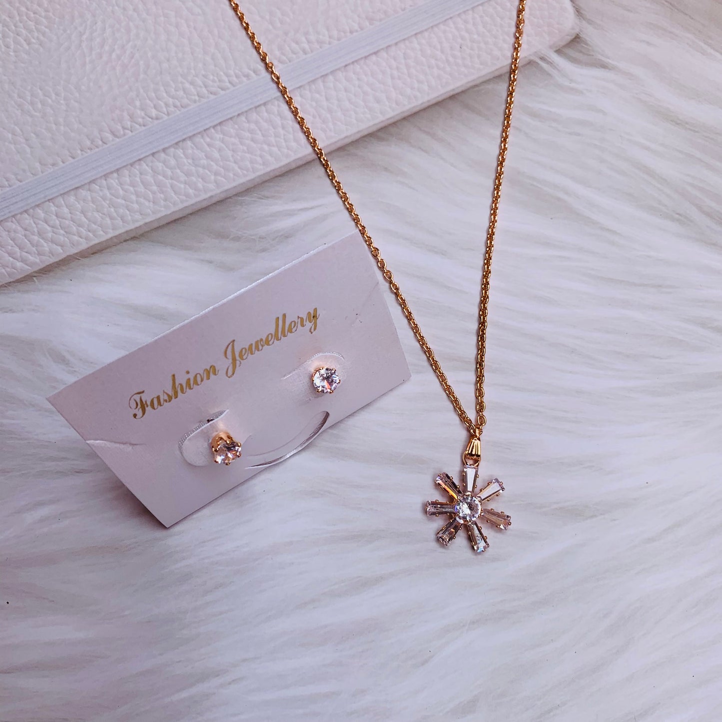 Stoned Pendent set!