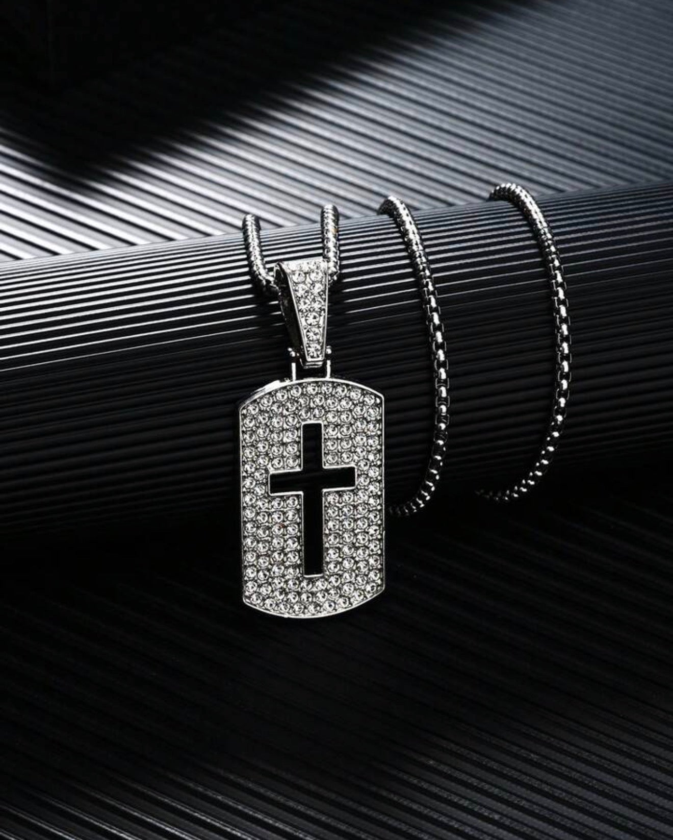 cross shine chain pendant