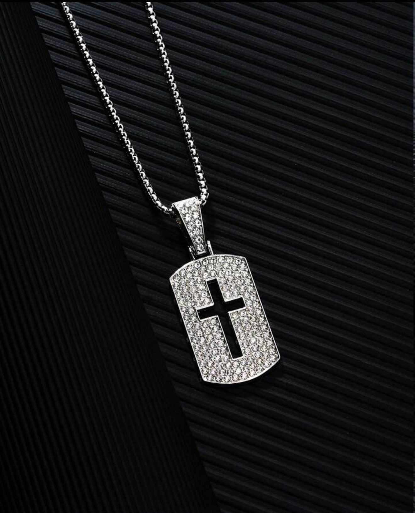 cross shine chain pendant