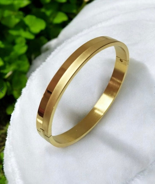 Golden Plain Stainless Steel Men’s Kada