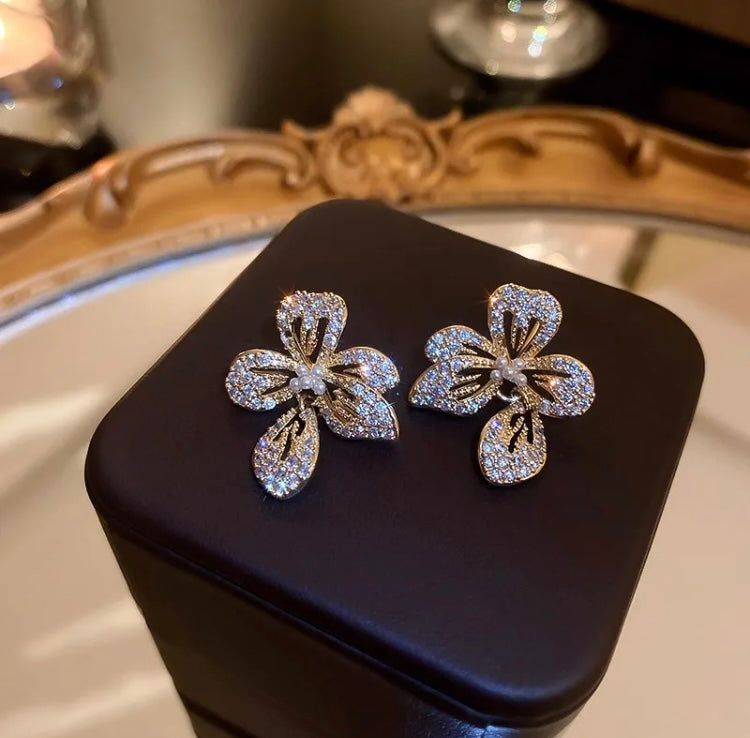 Exquisite Opal Flower Earringa