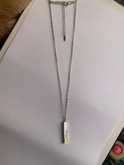 Dual Tone Cuboid Open Chain Pendant