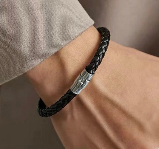 Black leather Men’s Cuff Bracelet