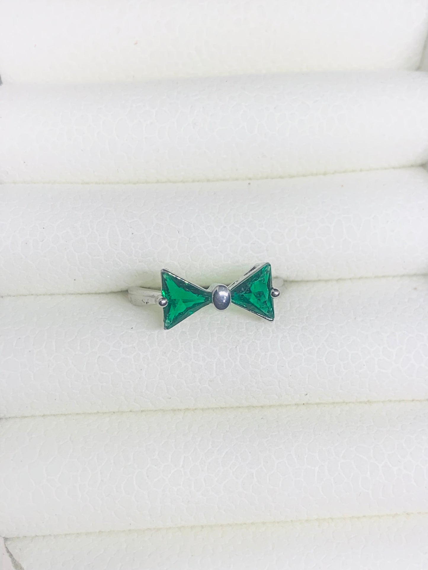 Minimalist Green Crystal