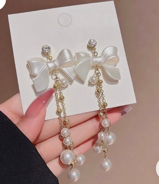 Bow Pearls Earrings