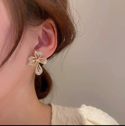 Exquisite Opal Flower Earringa