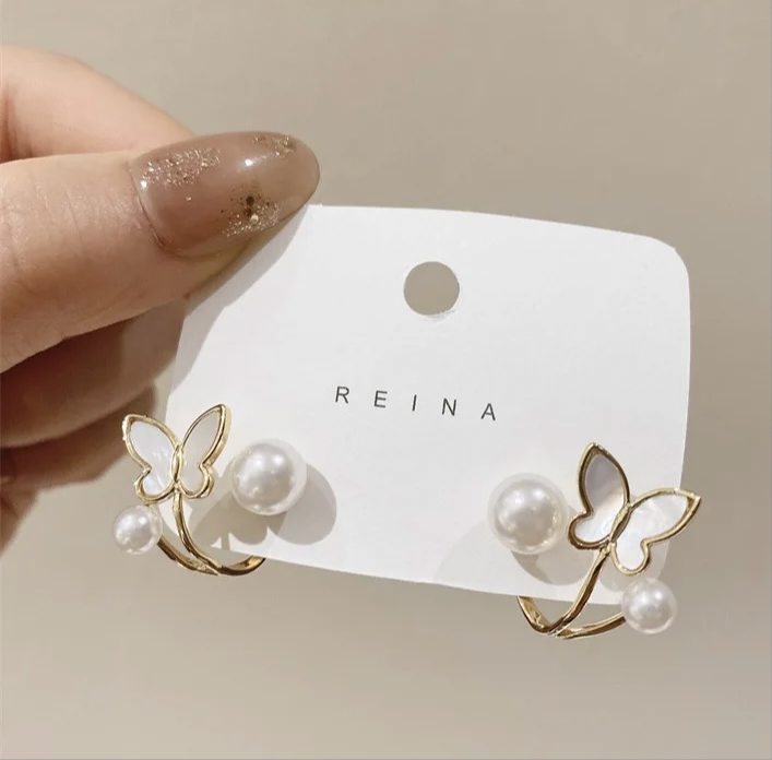 Korean pearl studs